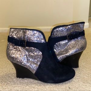 Guess size 10 sparkle holiday boots